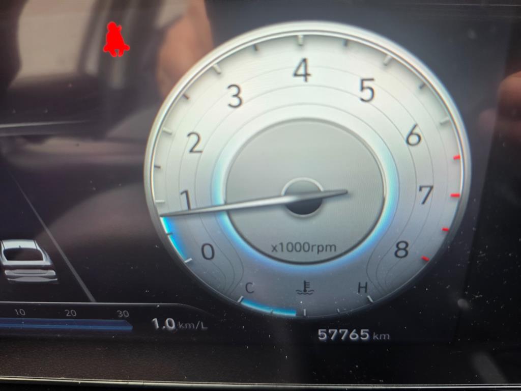 HYUNDAI Avante - Vista 12