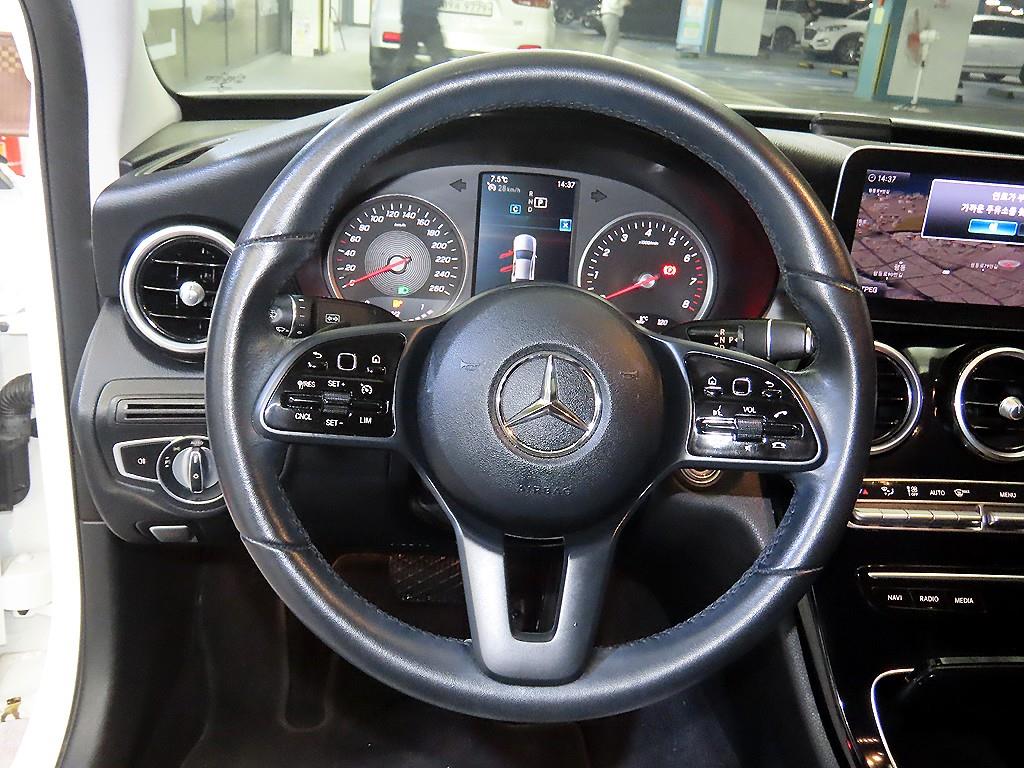 Mercedes Benz C Class - Vista 8