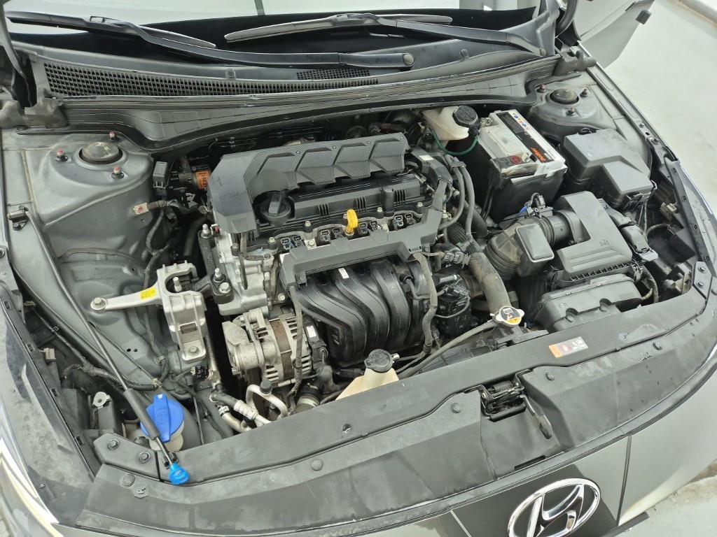 HYUNDAI Avante - Vista 6