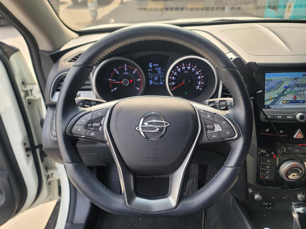 Ssangyong Tivoli - Vista 10