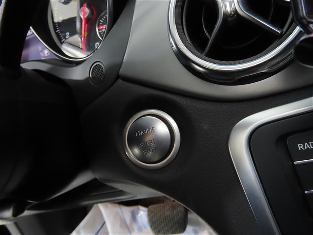 Mercedes Benz GLA Class - Vista 10