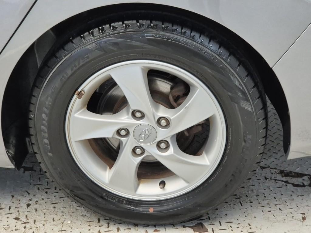 HYUNDAI Avante 2012 Gris - Importación desde Corea - HF Imports Iquique - Foto 20