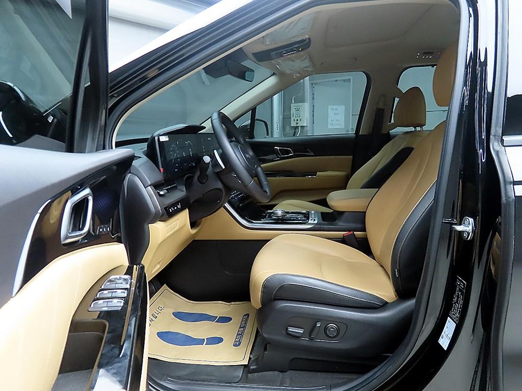 KIA Carnival - Vista 5