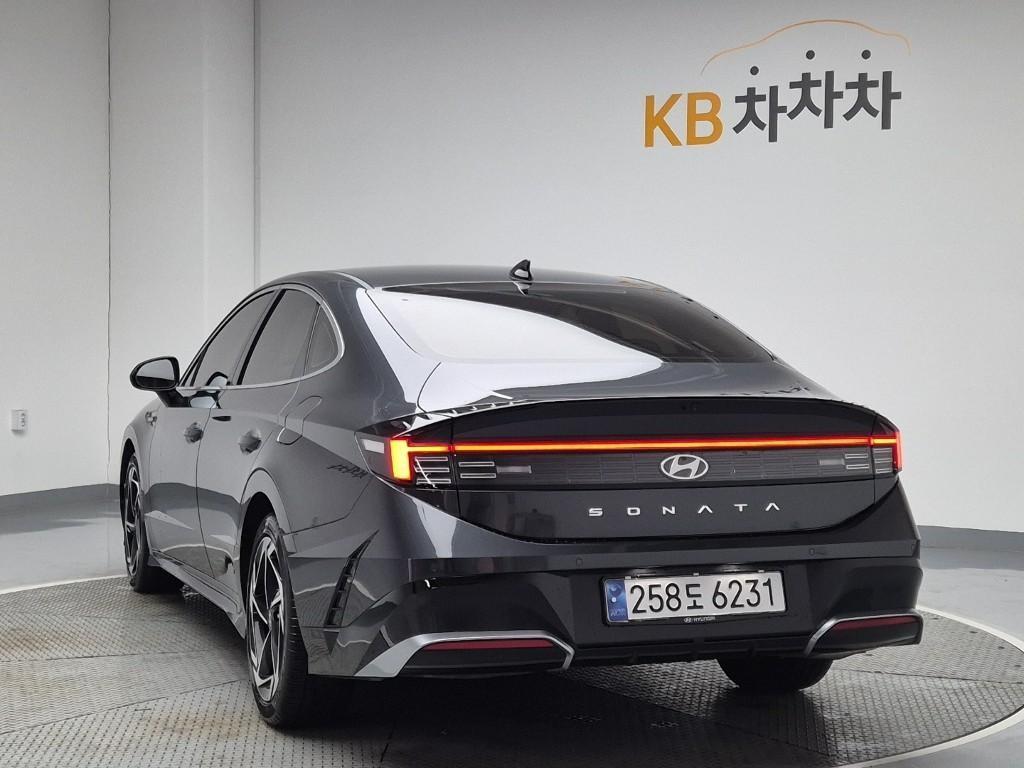 HYUNDAI Sonata - Vista 2