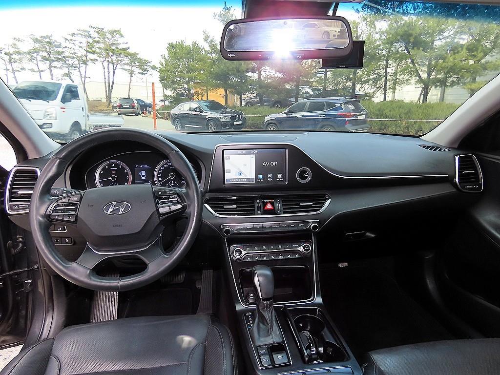 HYUNDAI Grandeur - Vista 7