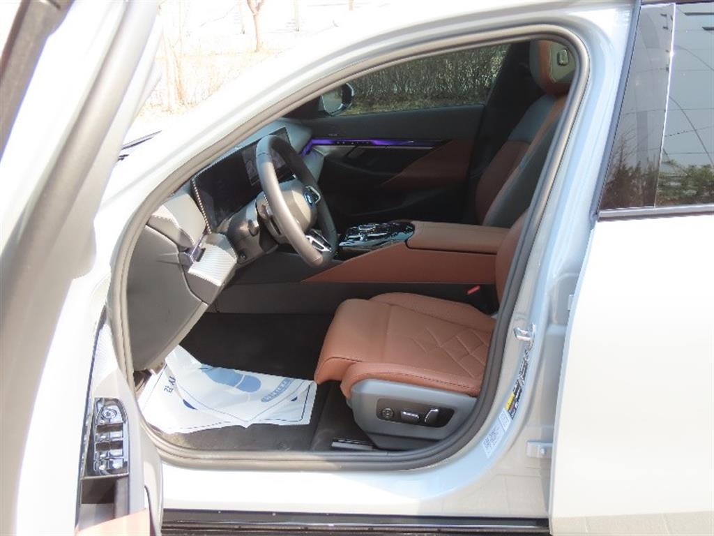 BMW 5 Series 2025 - Importación desde Corea - HF Imports Iquique - Foto 13