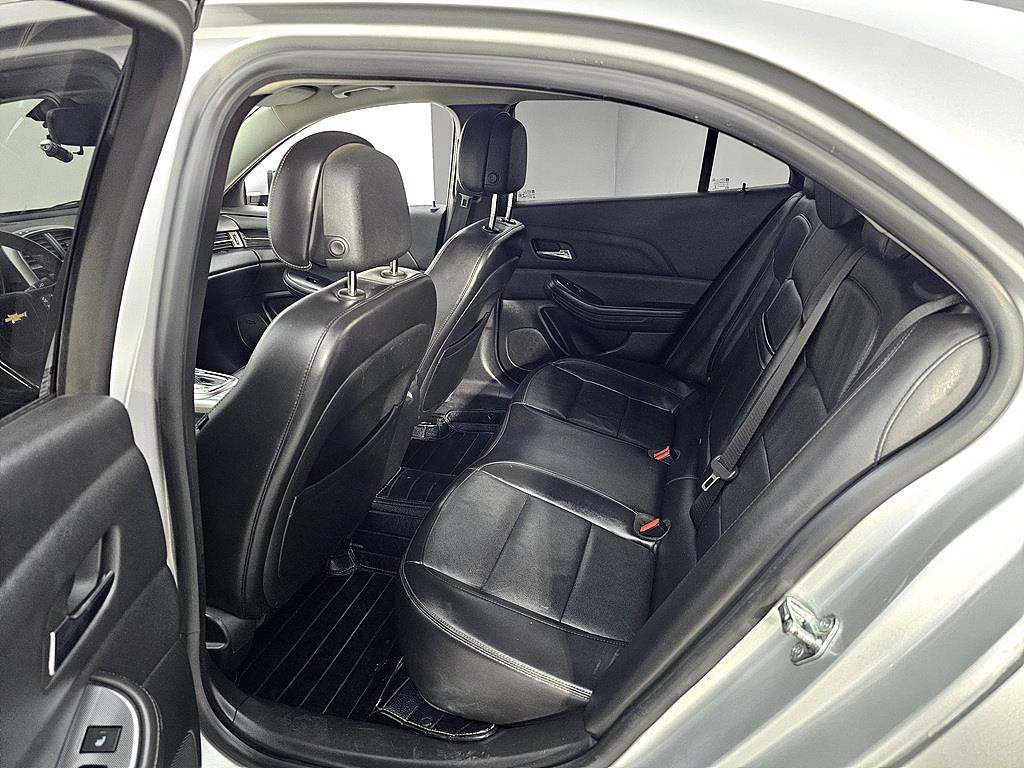 Chevrolet Malibu - Vista 8