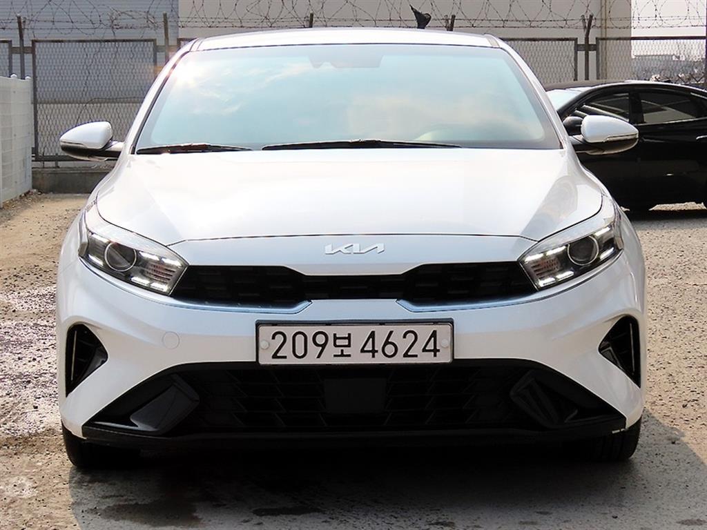 KIA K3 2022 Blanco - Importación desde Corea - HF Imports Iquique - Foto 1