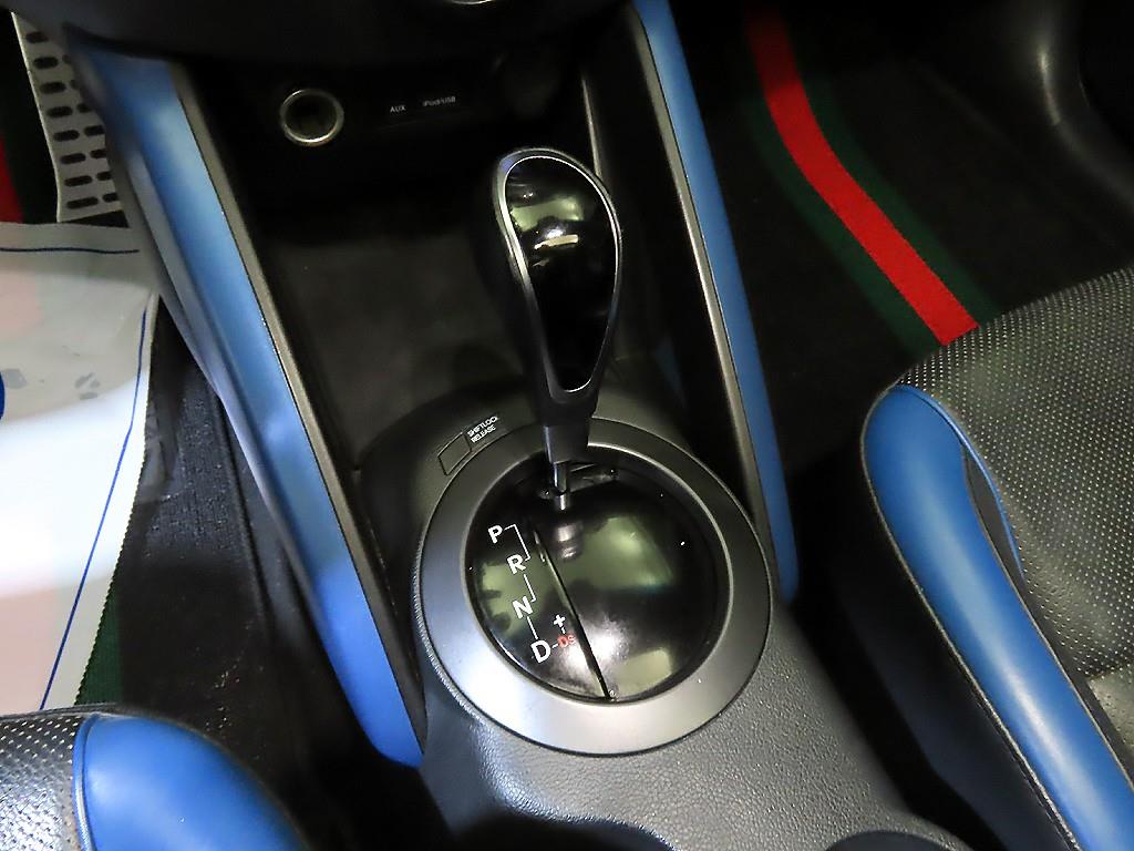 HYUNDAI Veloster - Vista 12