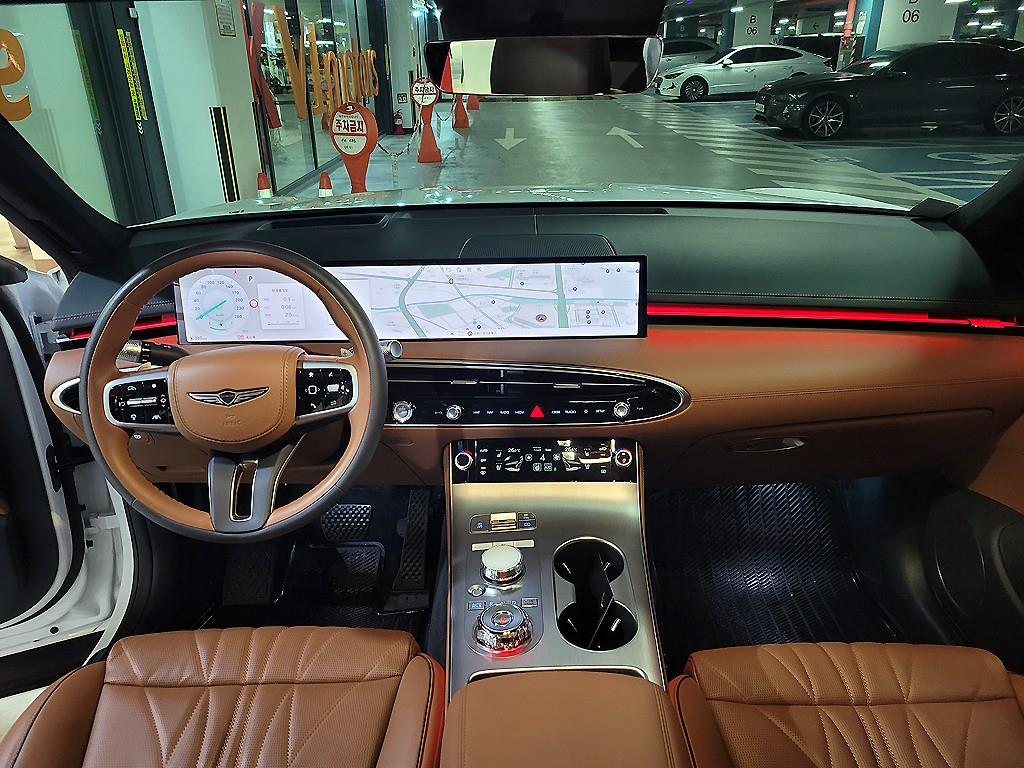 Genesis GV70 - Vista 6