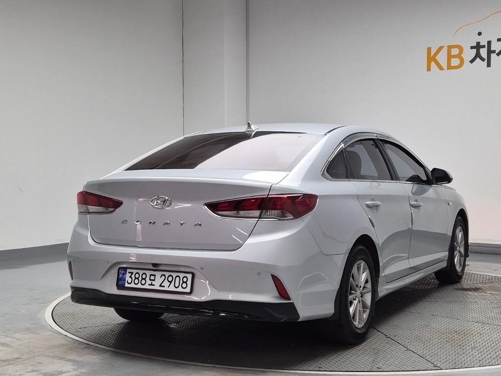 HYUNDAI Sonata - Vista 3