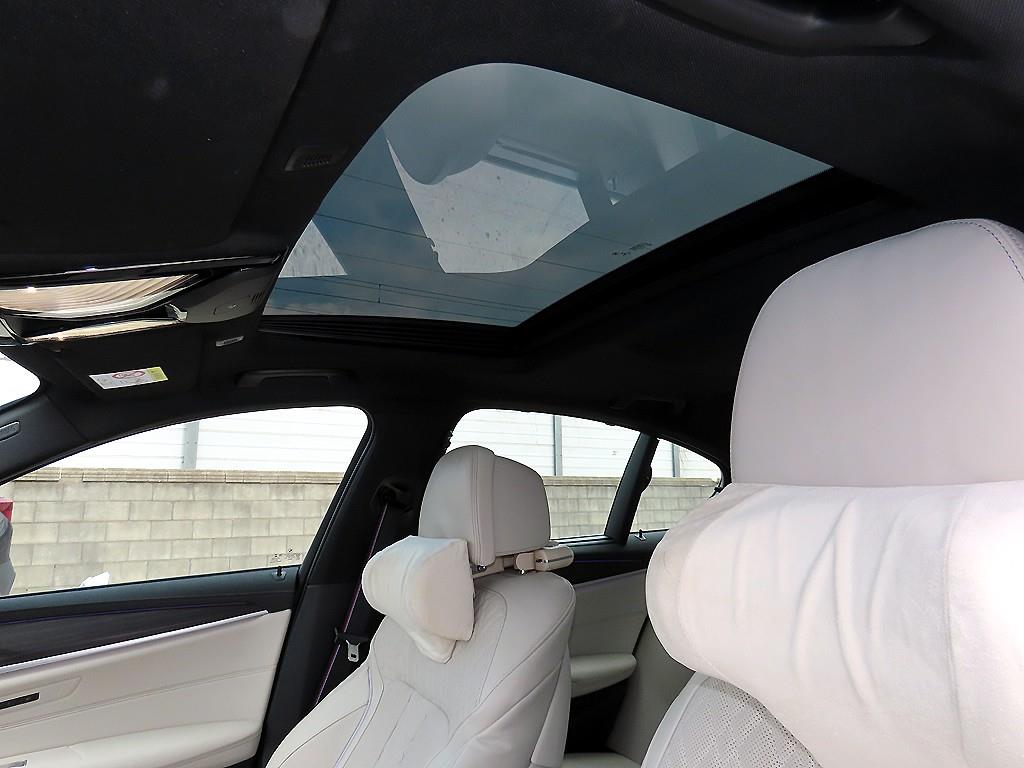 BMW 5 Series 2021 Negro - Importación desde Corea - HF Imports Iquique - Foto 16