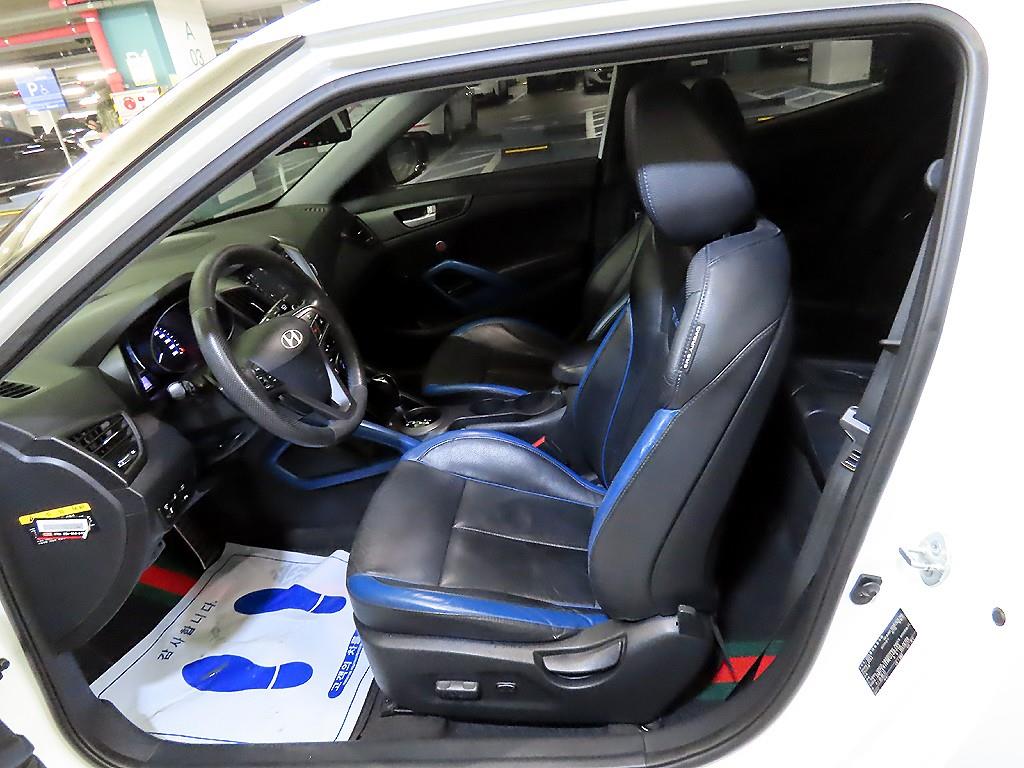 HYUNDAI Veloster - Vista 6