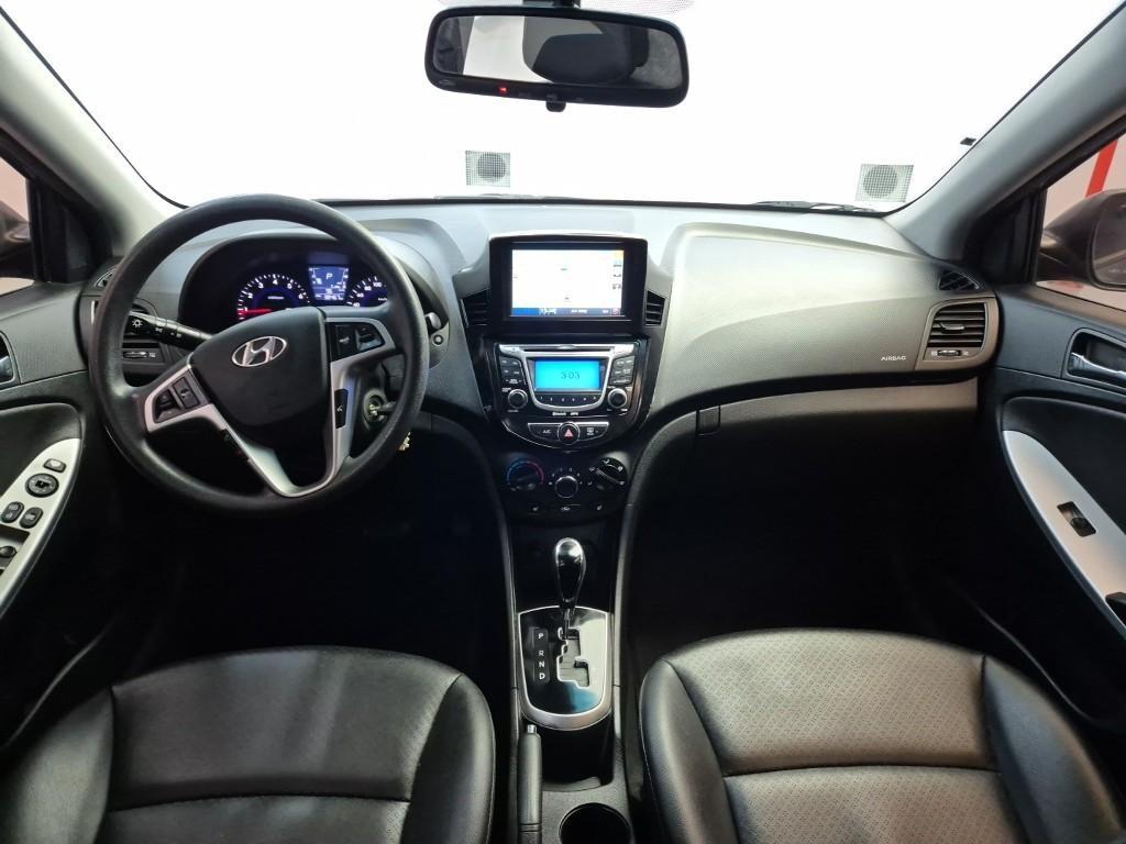 HYUNDAI Accent - Vista 7
