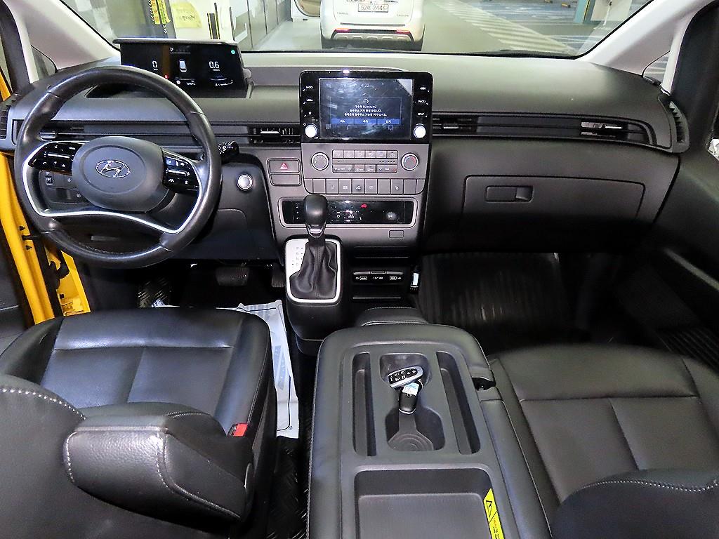 HYUNDAI Staria - Vista 10