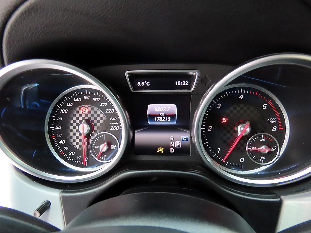 Mercedes Benz GLE Class - Vista 9