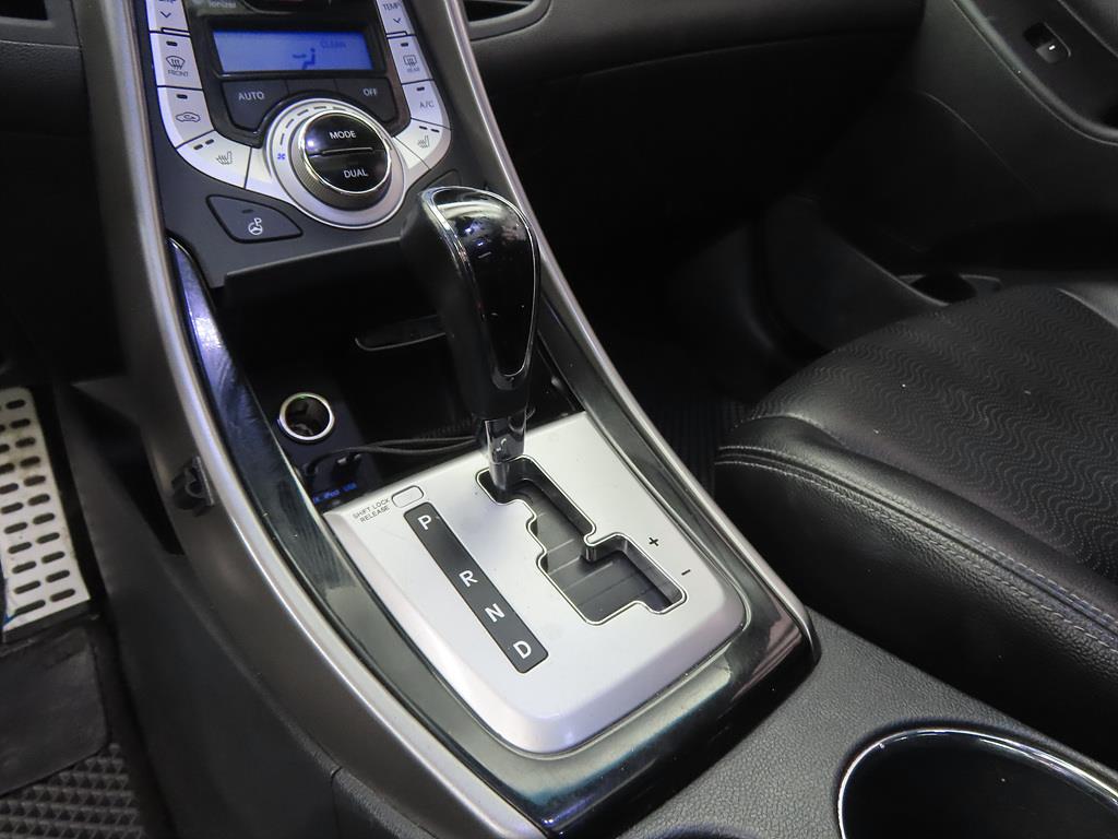 HYUNDAI Avante - Vista 11