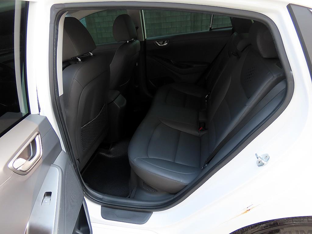 HYUNDAI Ioniq - Vista 6