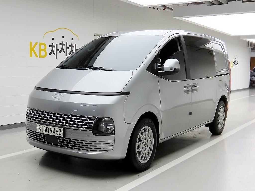 HYUNDAI Staria - Vista 2