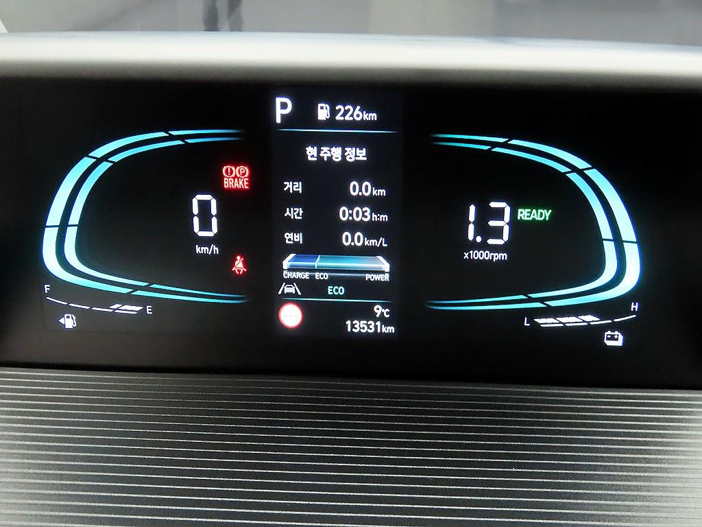 HYUNDAI Staria - Vista 6