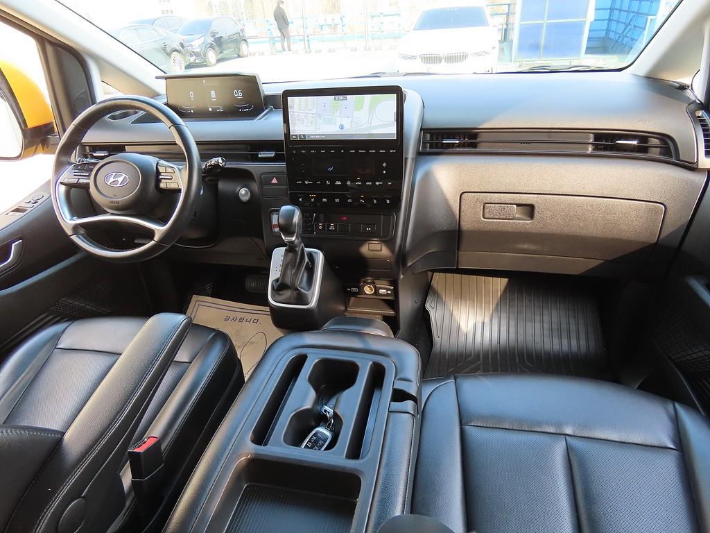 HYUNDAI Staria - Vista 5