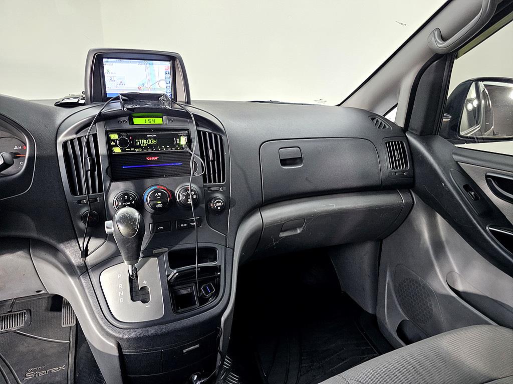 HYUNDAI Starex - Vista 9