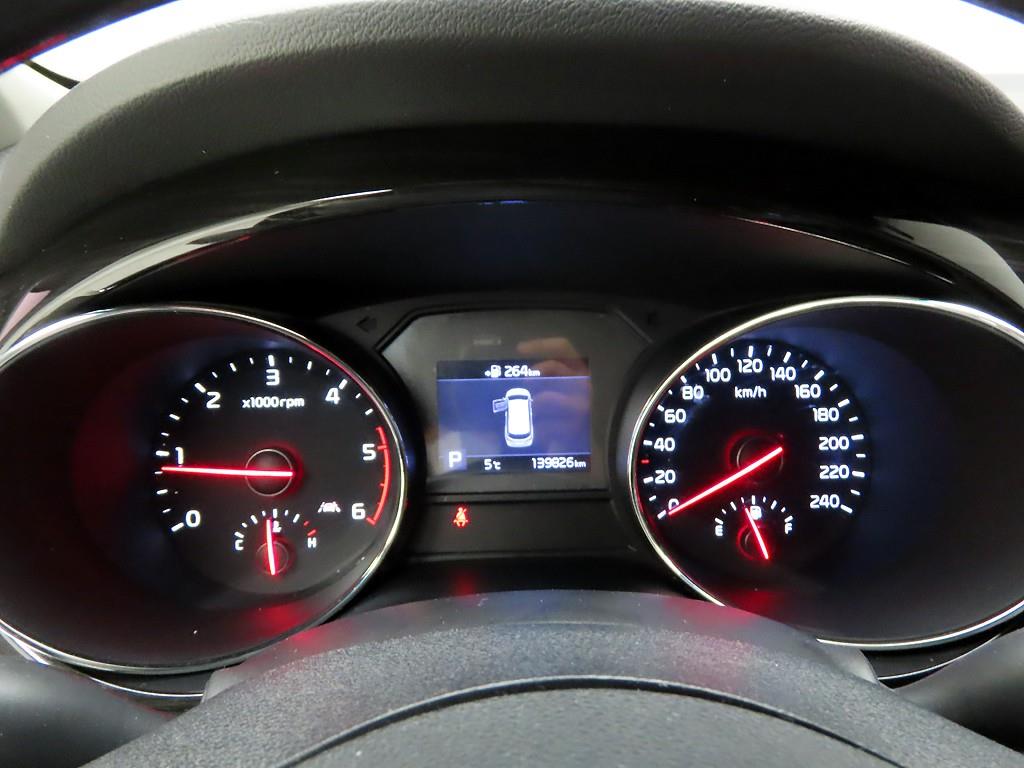 KIA Carnival - Vista 5