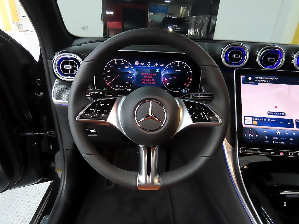 Mercedes Benz GLC Class - Vista 9