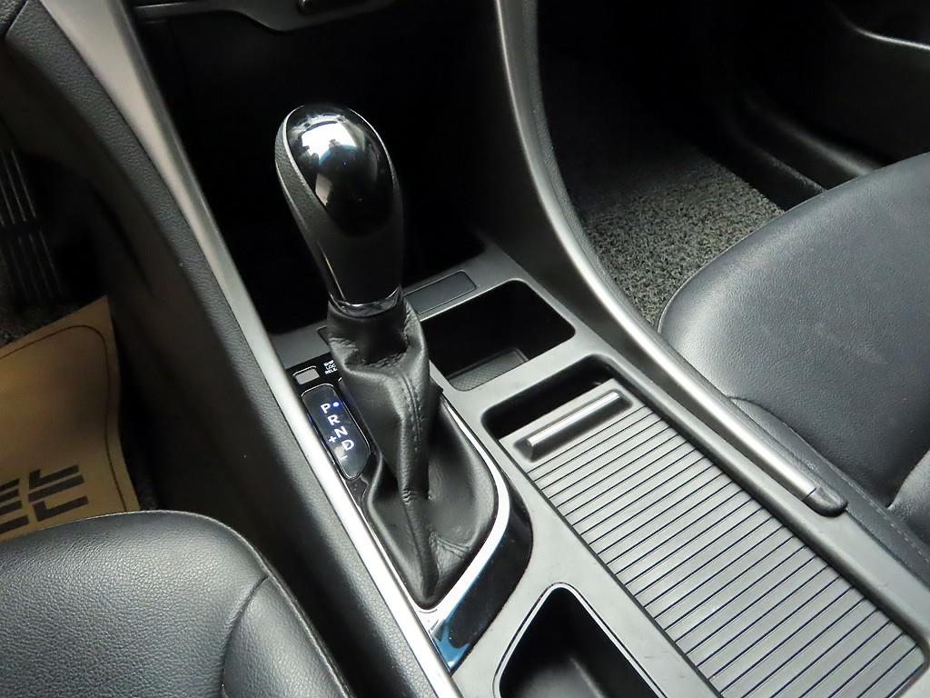 HYUNDAI Sonata - Vista 10