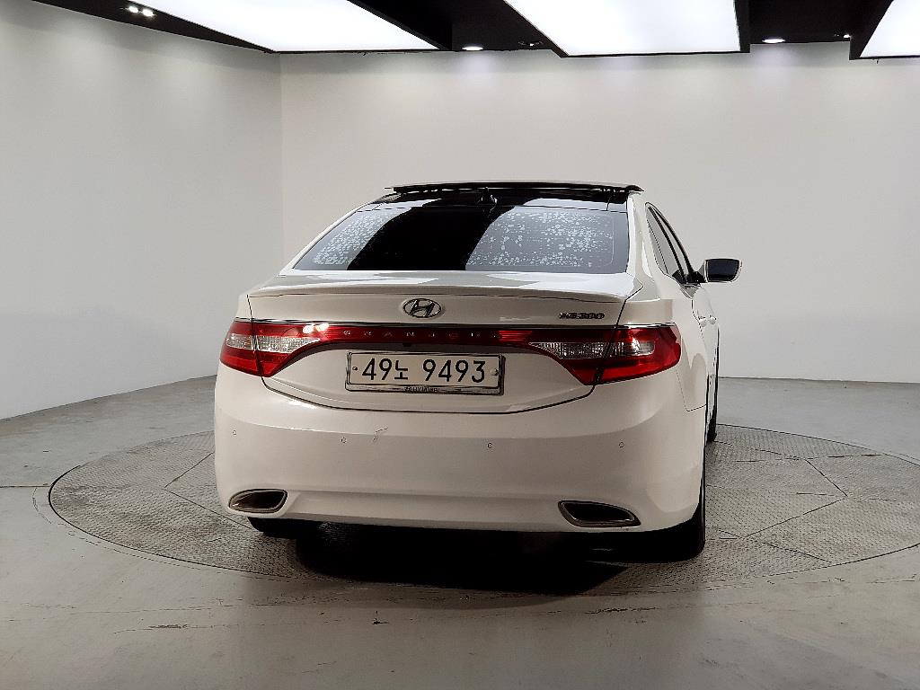 HYUNDAI Grandeur - Vista 3