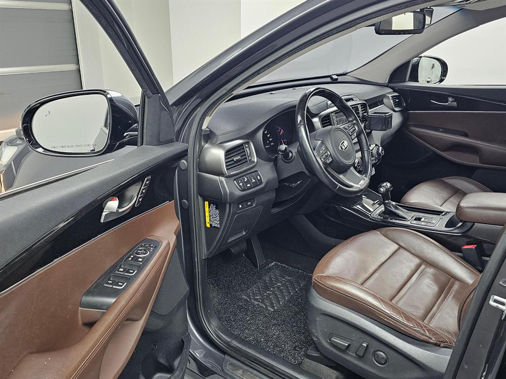 KIA Sorento - Vista 11