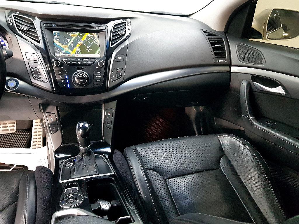 HYUNDAI i40 - Vista 10