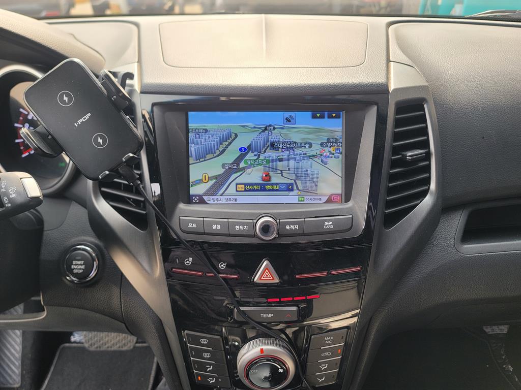 Ssangyong Tivoli - Vista 12