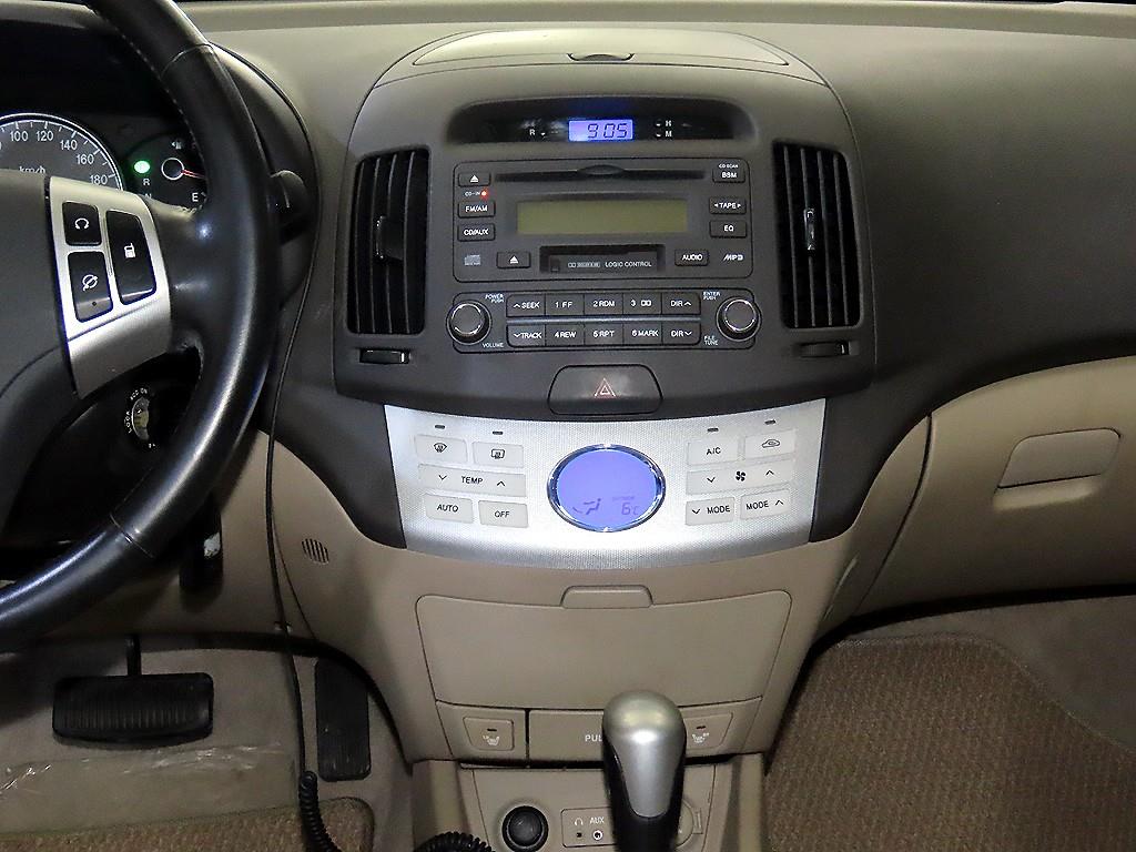 HYUNDAI Avante - Vista 11