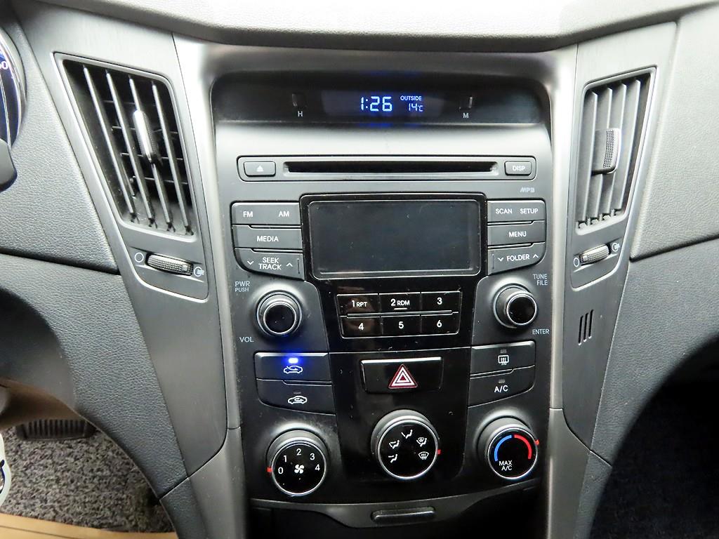 HYUNDAI Sonata - Vista 9