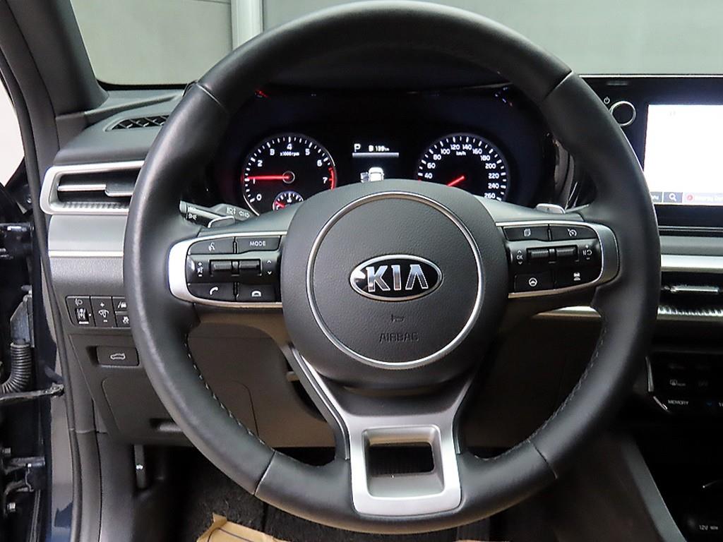 KIA K5 - Vista 9