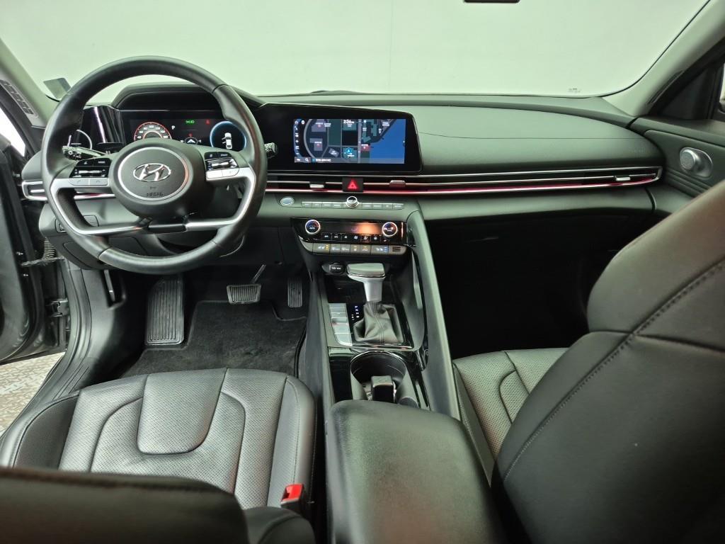 HYUNDAI Avante - Vista 5