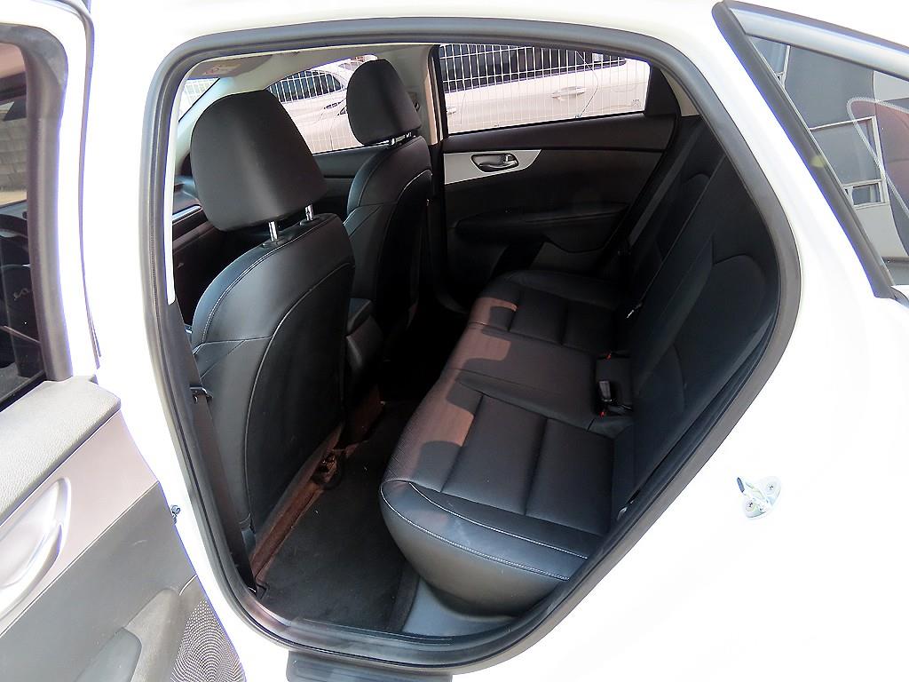 KIA K3 - Vista 6