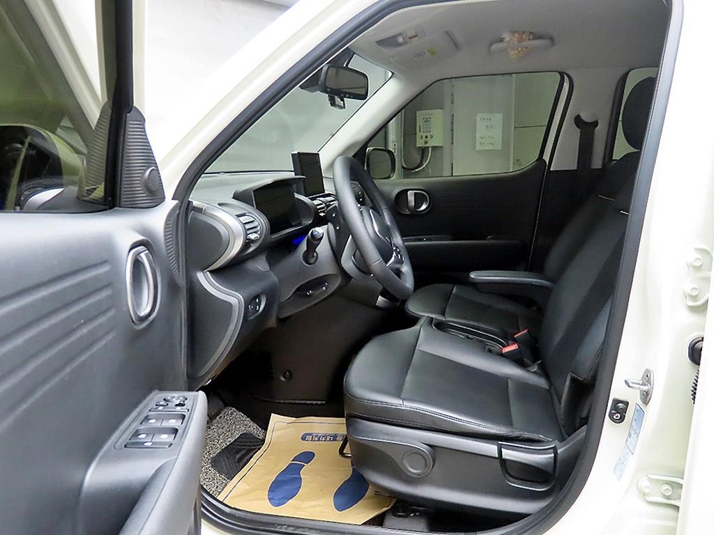 HYUNDAI Casper - Vista 5