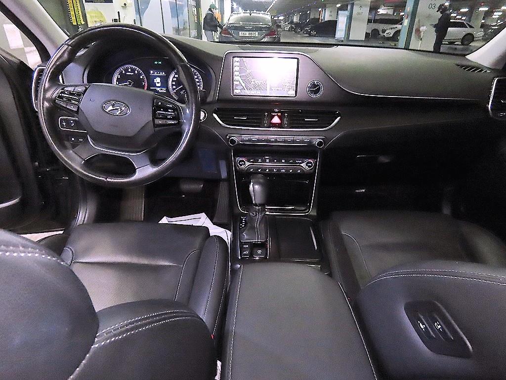 HYUNDAI Grandeur - Vista 10