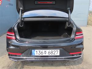 Genesis G80 - Vista 10