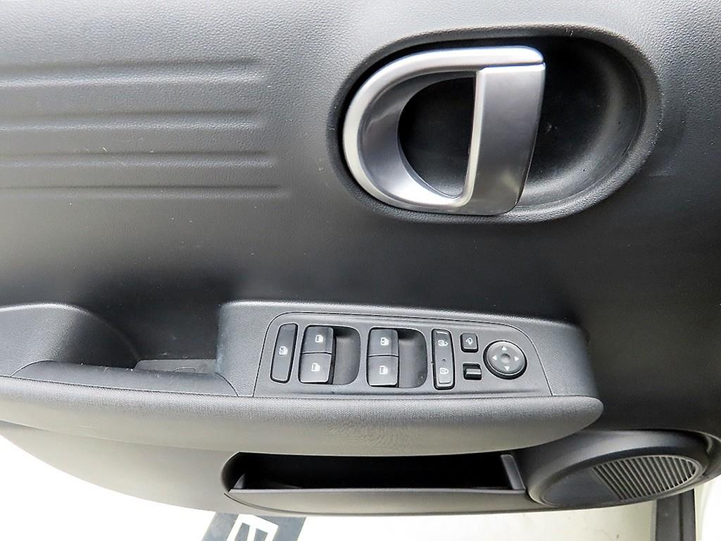 HYUNDAI Casper - Vista 11