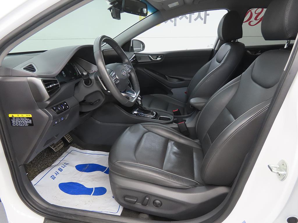 HYUNDAI Ioniq - Vista 5