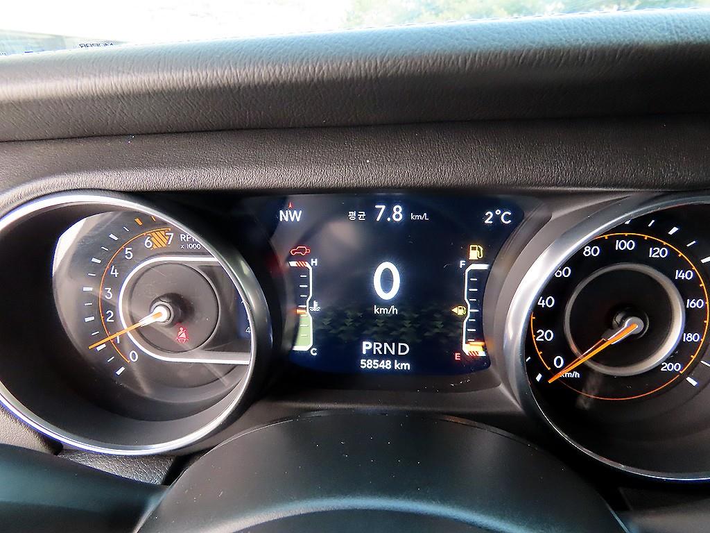 Jeep Wrangler - Vista 9