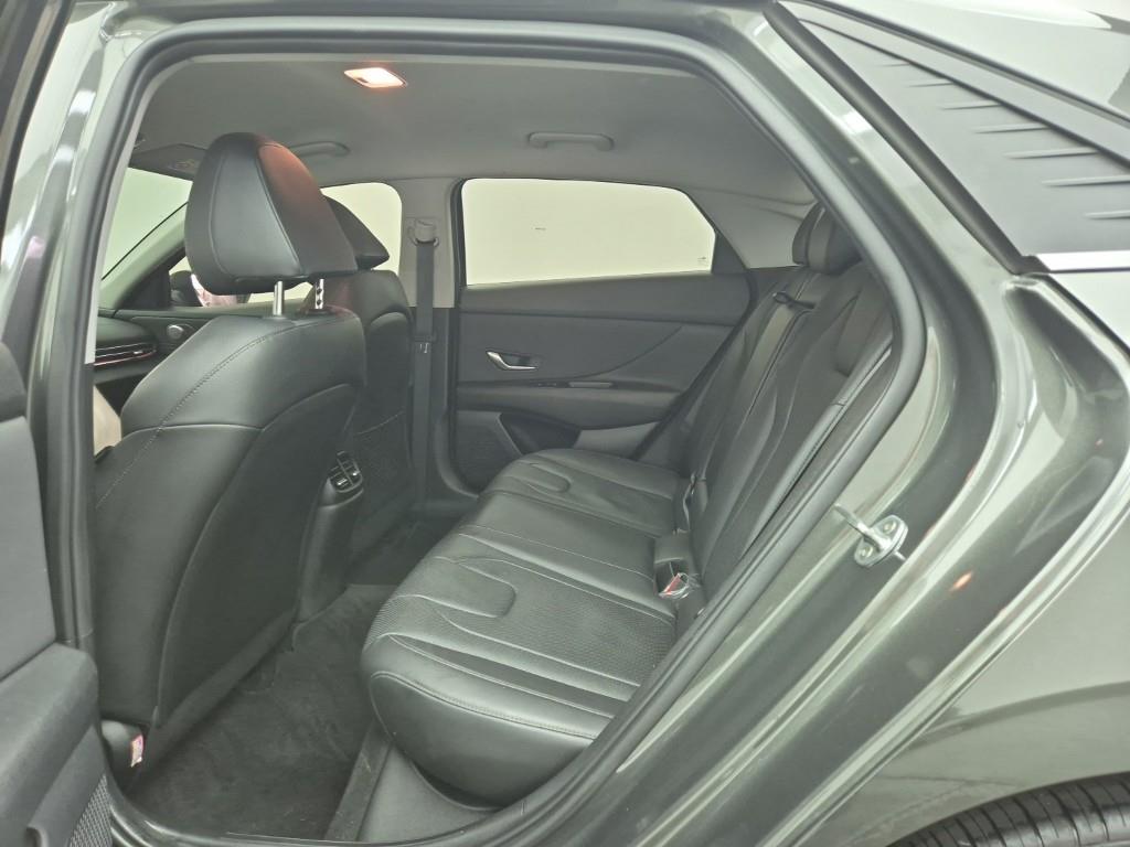 HYUNDAI Avante - Vista 11