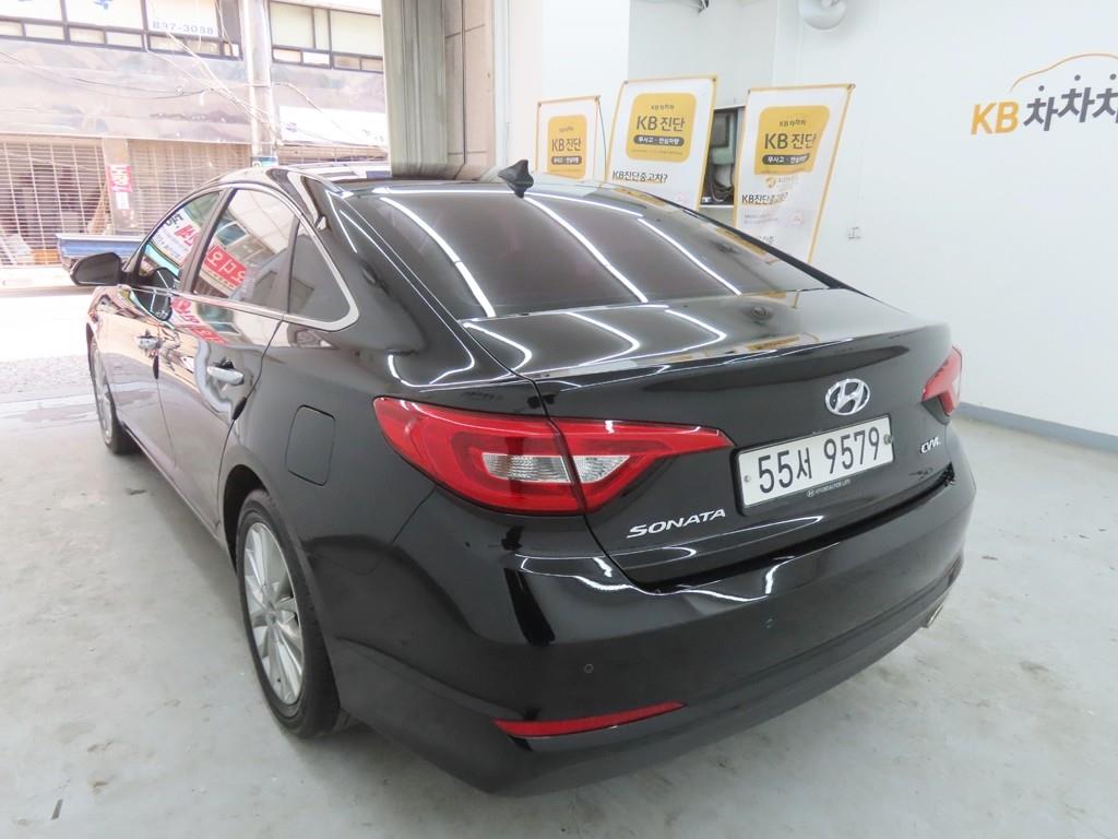 HYUNDAI Sonata - Vista 4