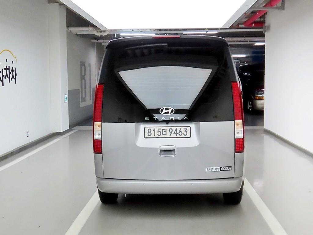 HYUNDAI Staria - Vista 3