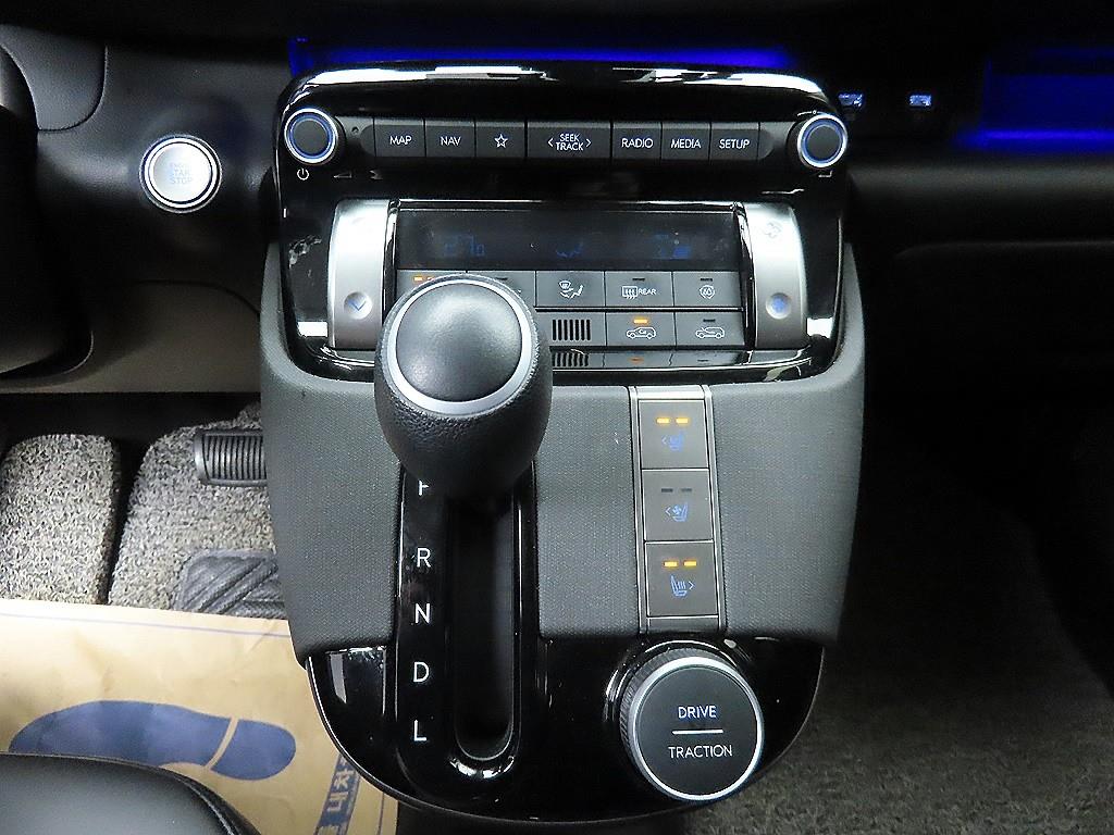 HYUNDAI Casper - Vista 10