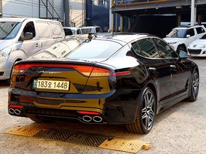 KIA Stinger - Vista 8