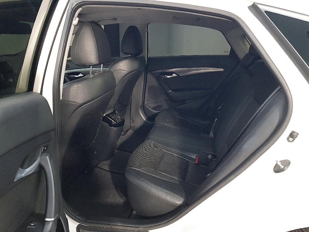 HYUNDAI i40 - Vista 9